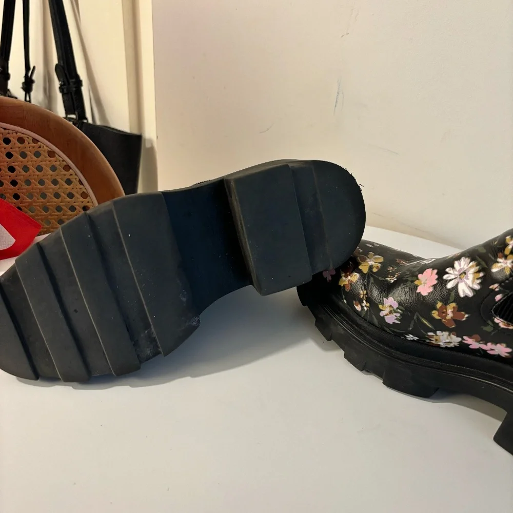 SANCTUARY WOMEN'S LEATHER FLORAL BOOTS, SIZE 7 Barely Worn! - Picture 4 of 5